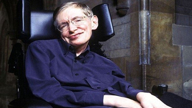 Ο Στίβεν Χόκινγκ προειδοποιεί τους Βρετανούς: «Μην καταντήσει το σύστημα υγείας σας όπως το αμερικάνικο»